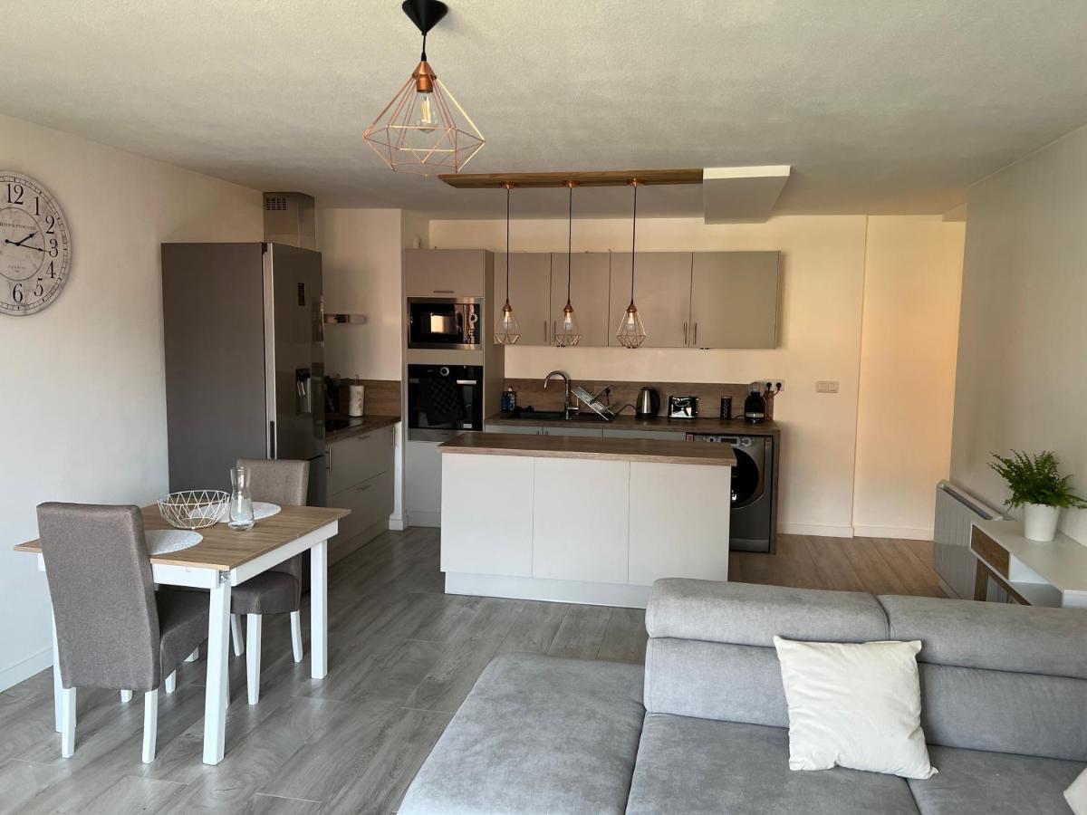Appartement Entre Lacs, Montagnes Et Stations De Ski Bonneville Esterno foto